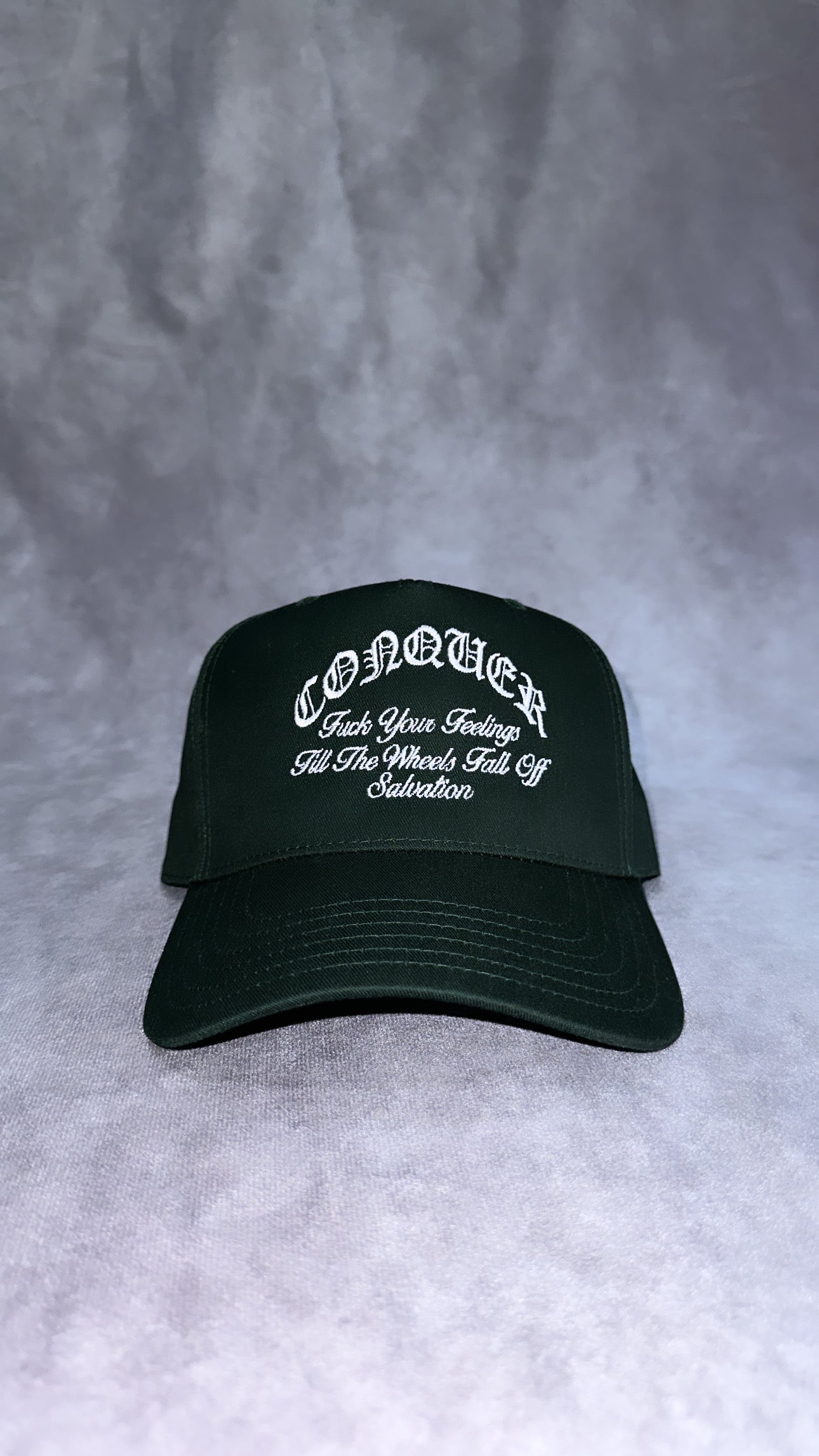 CONQUER SNAPBACK IN FOREST GREEN